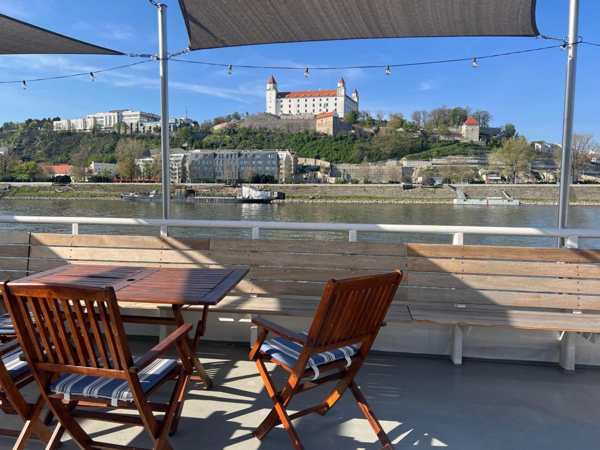 Orient Express Istanbul By Zazi Appartement Bratislava Buitenkant foto