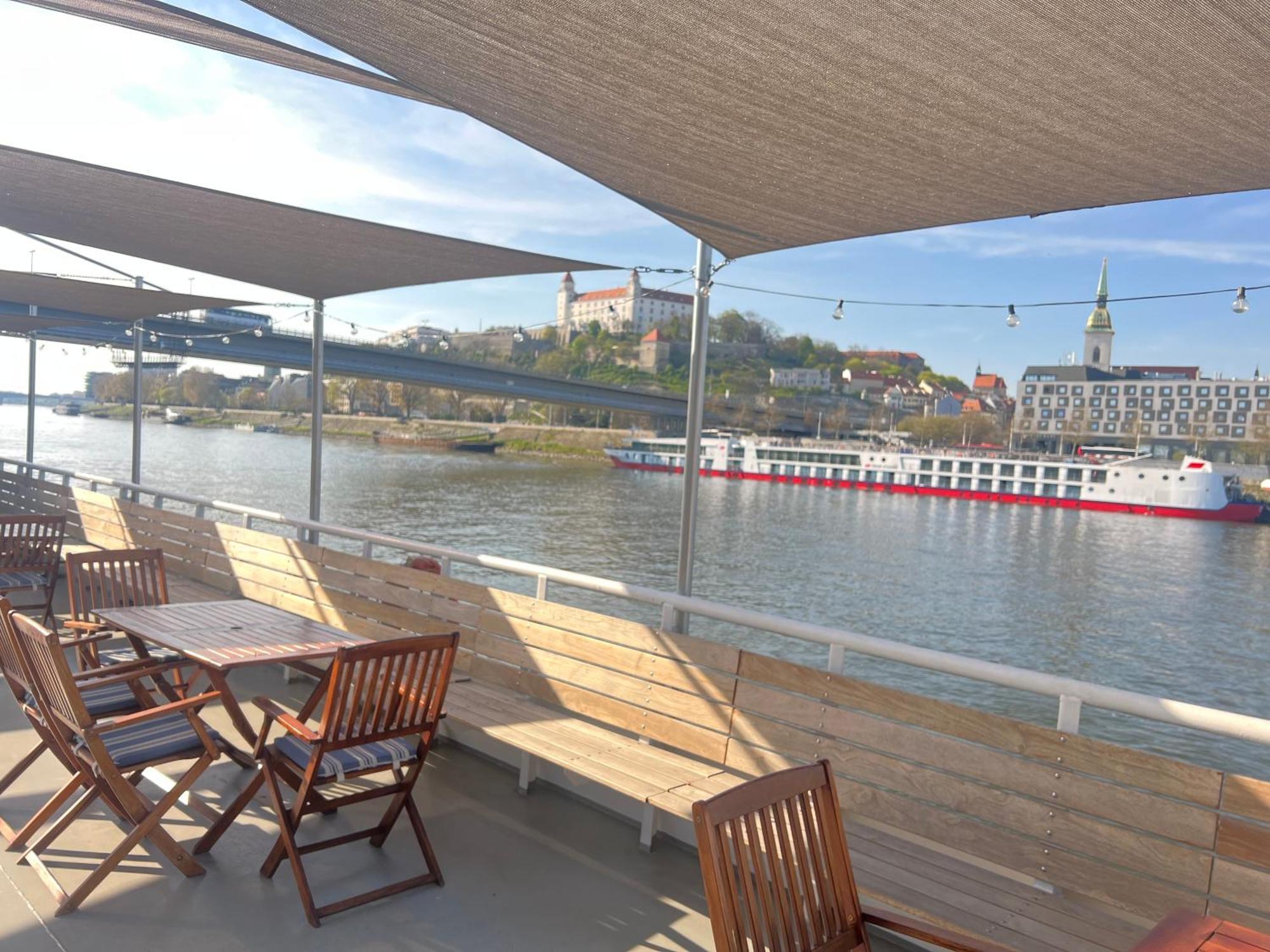 Orient Express Istanbul By Zazi Appartement Bratislava Buitenkant foto